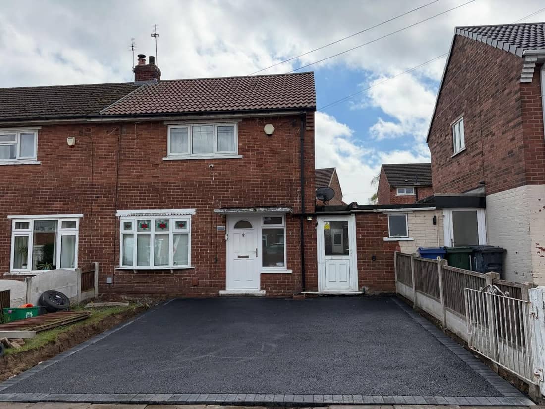Tarmac driveway installers after 1