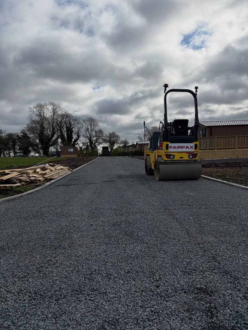 Tarmac surfacing